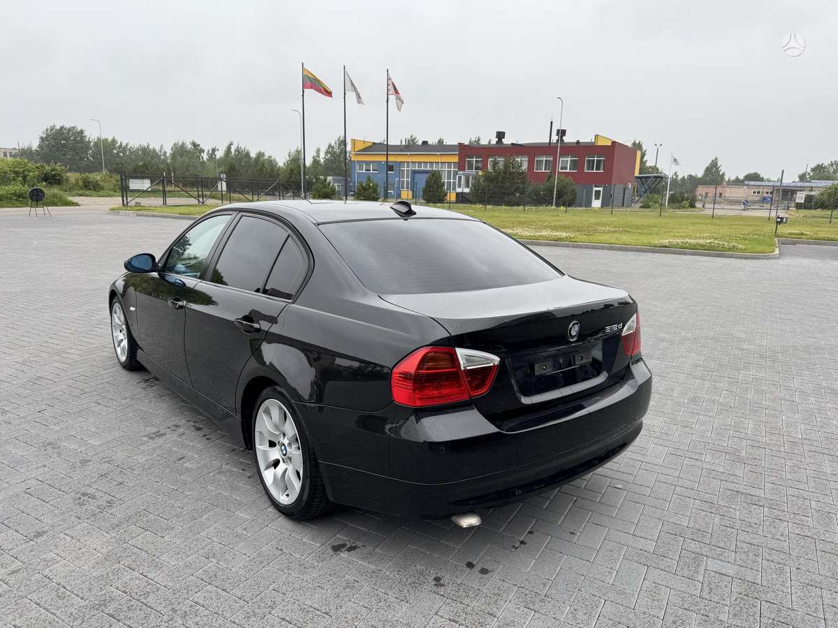 BMW 318, 2.0 l., Седан