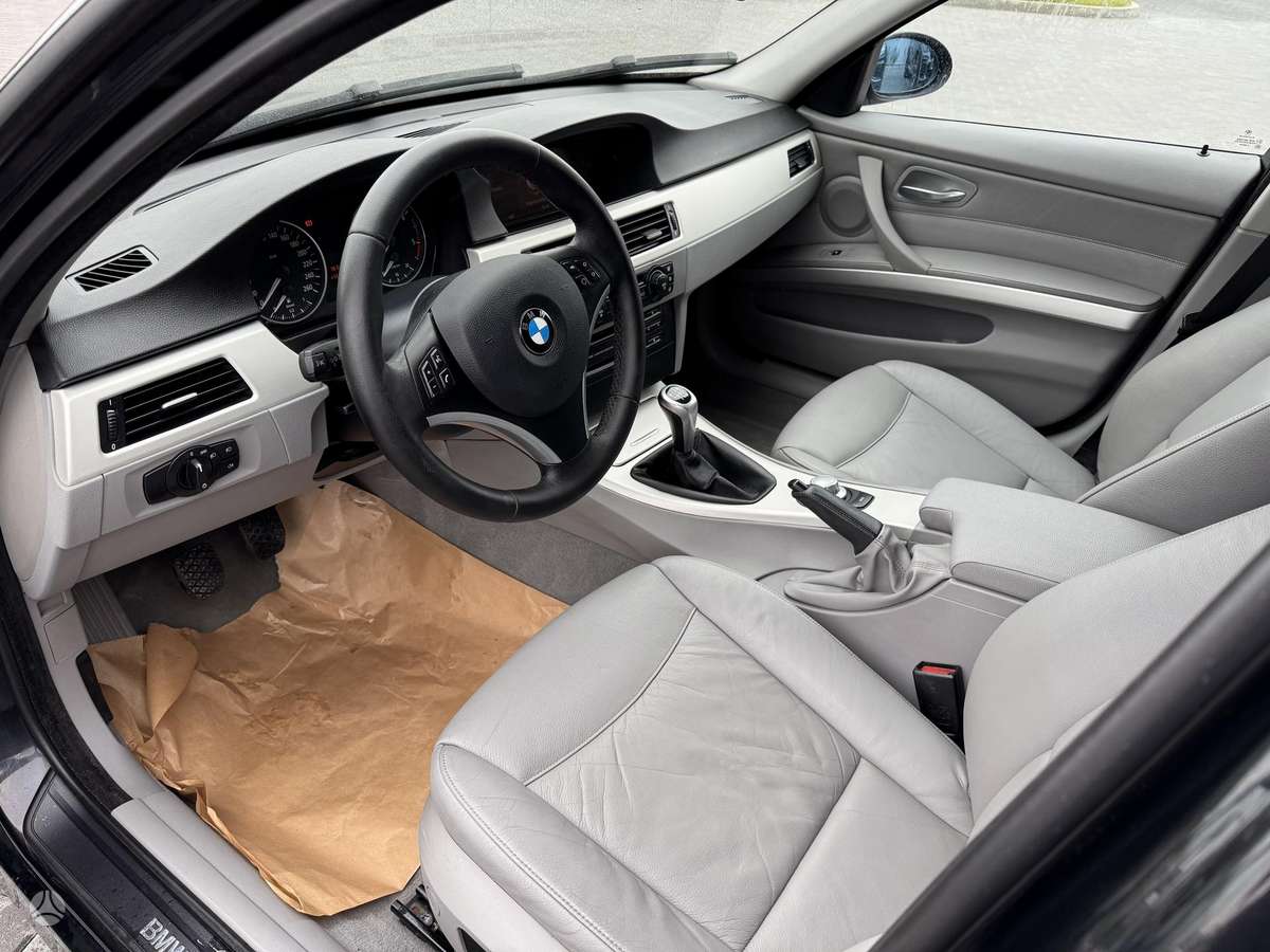 BMW 318, 2.0 l., Седан