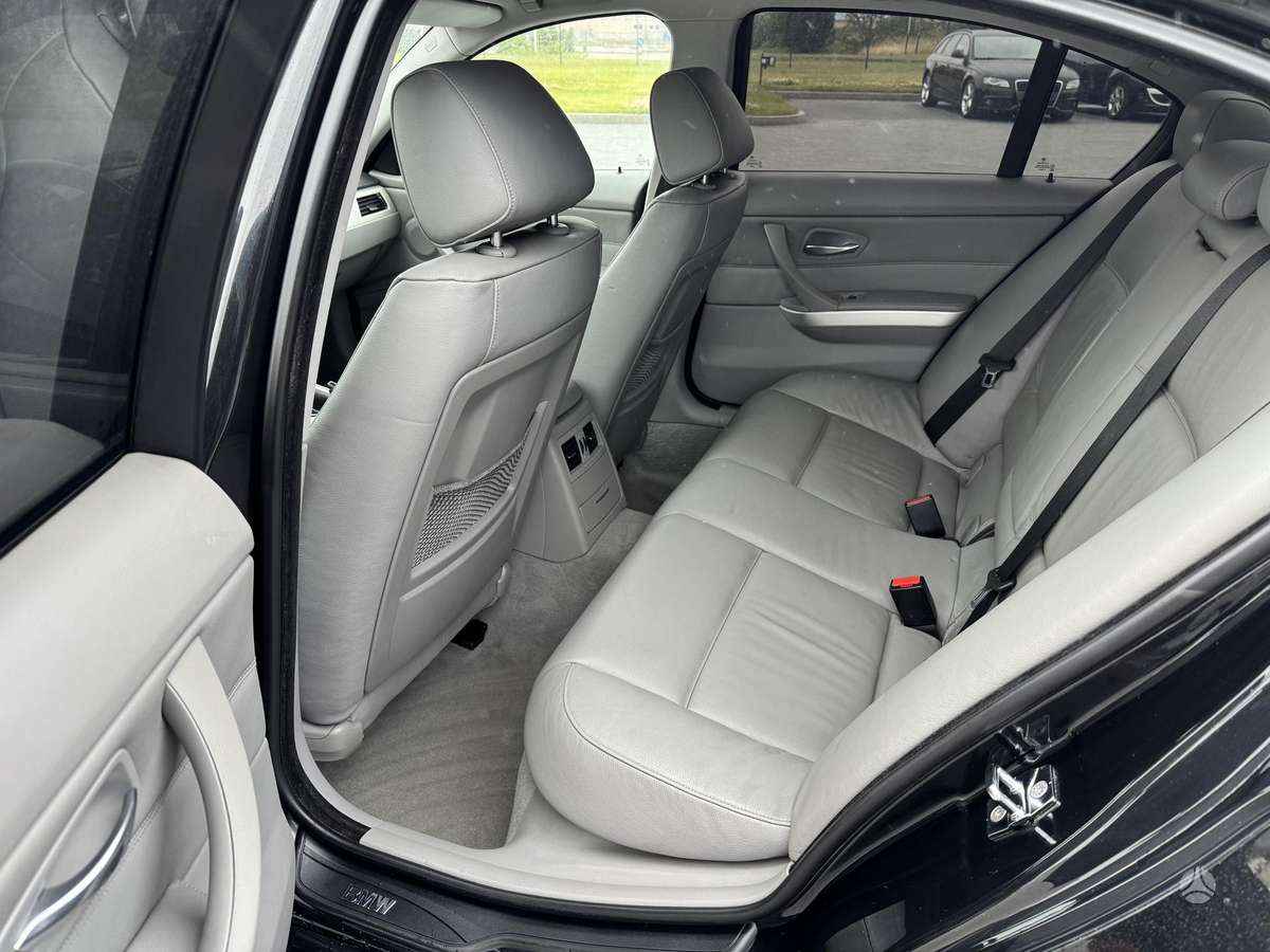 BMW 318, 2.0 l., Седан