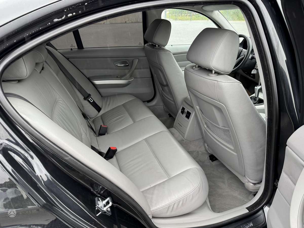 BMW 318, 2.0 l., Седан
