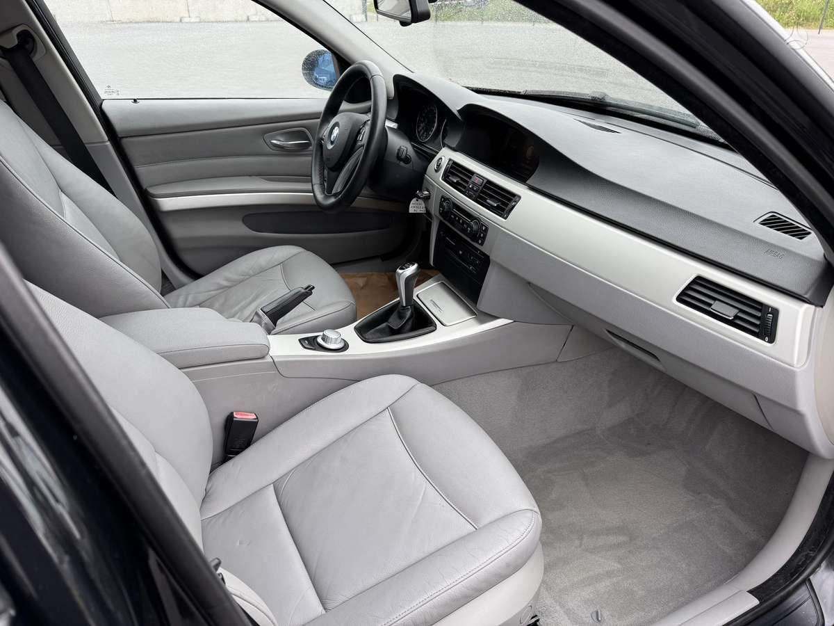 BMW 318, 2.0 l., Седан