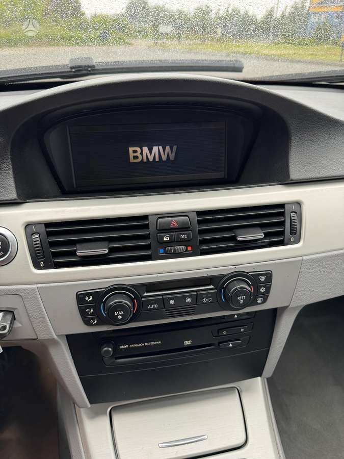 BMW 318, 2.0 l., Седан