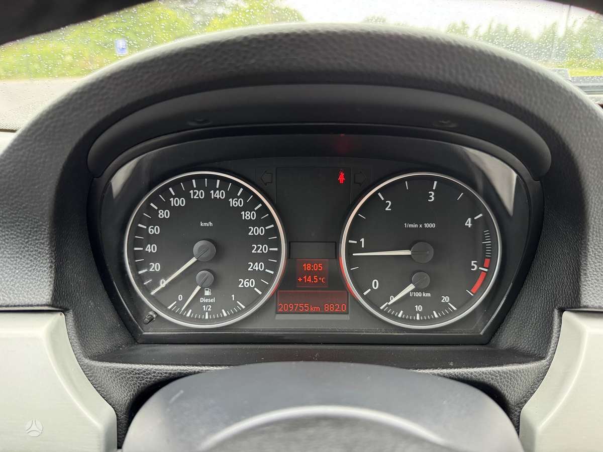BMW 318, 2.0 l., Седан