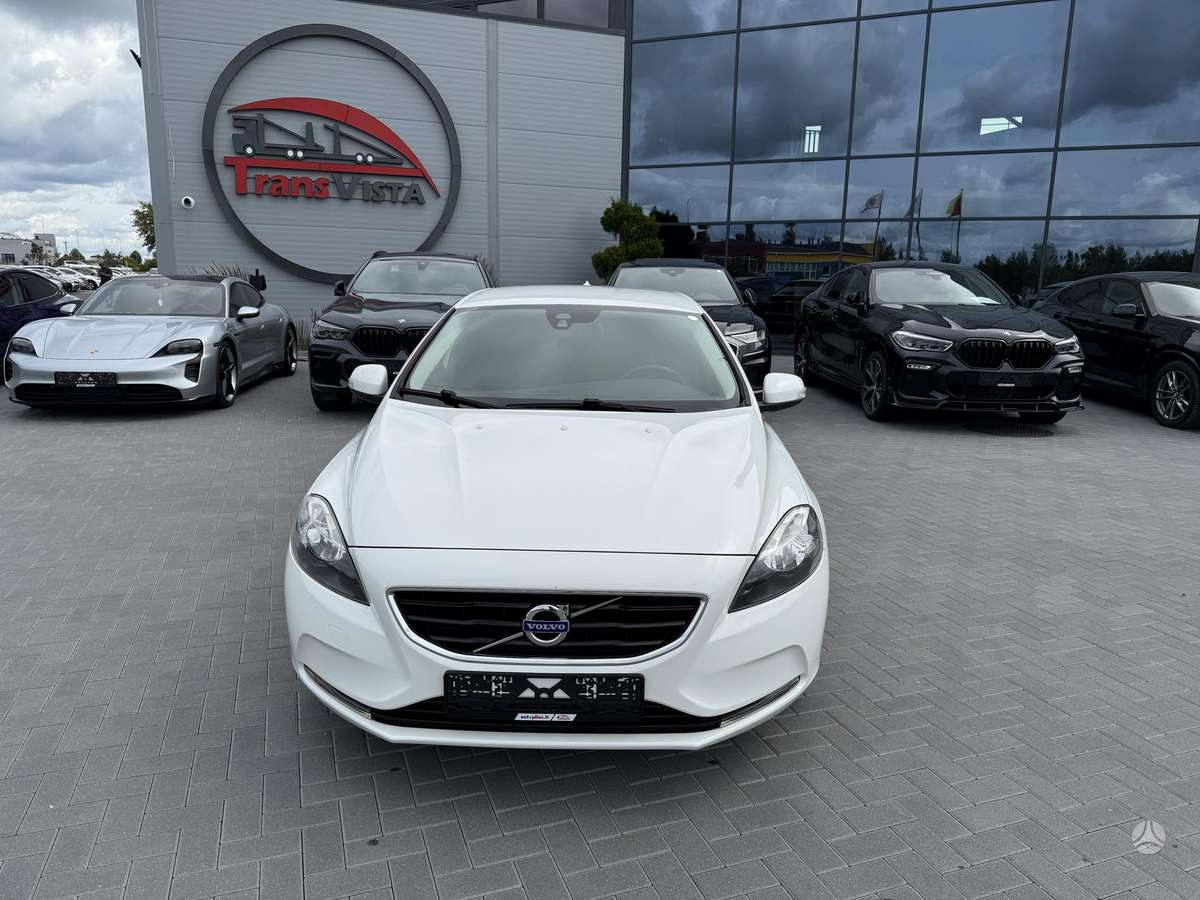 Volvo V40, 1.6 l., hatchback