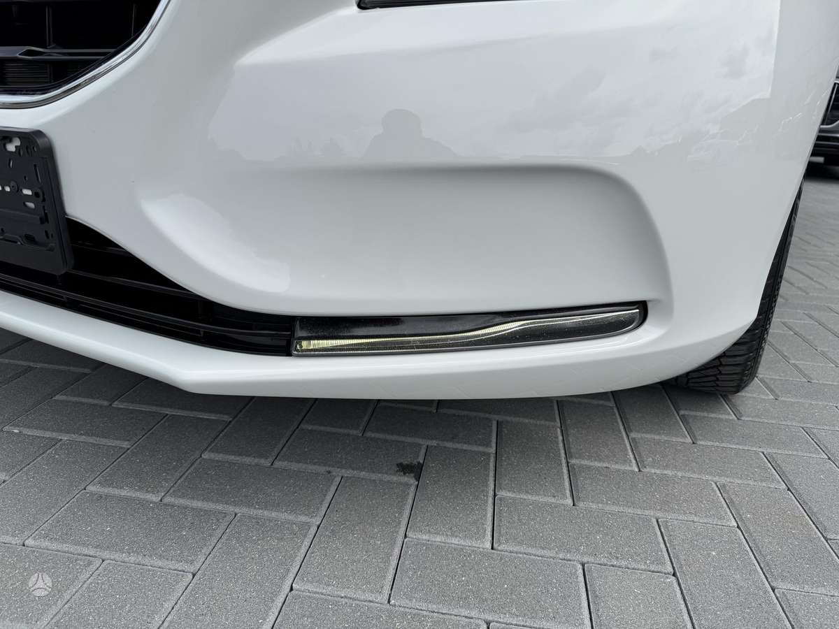 Volvo V40, 1.6 l., hatchback