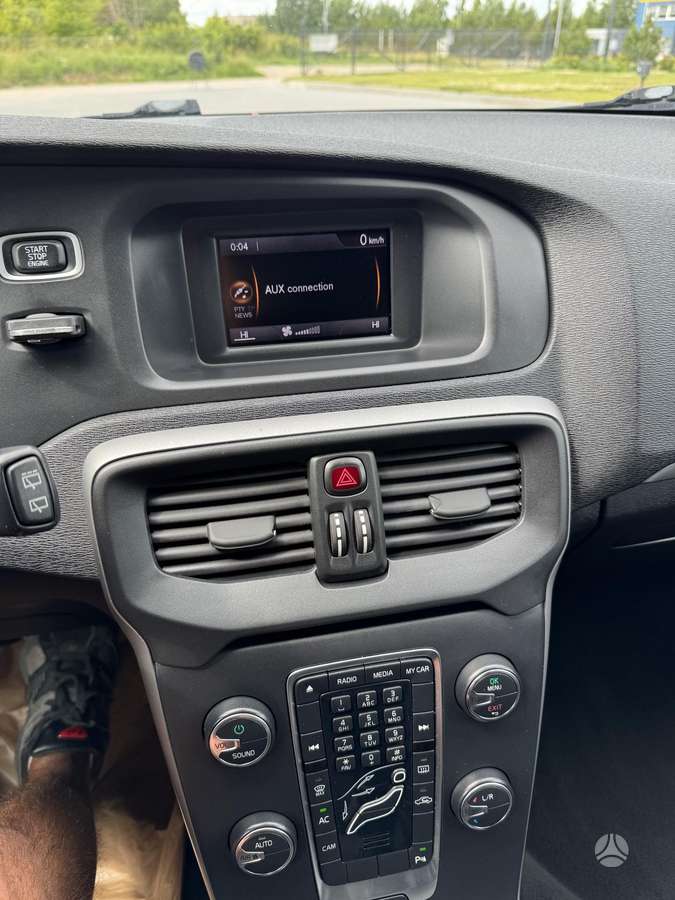 Volvo V40, 1.6 l., hatchback