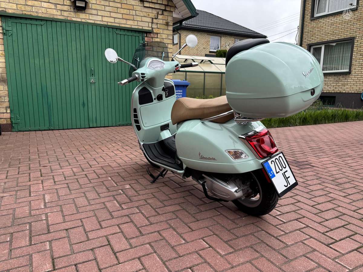 Piaggio Vespa 300cc, мотороллеры / мопеды