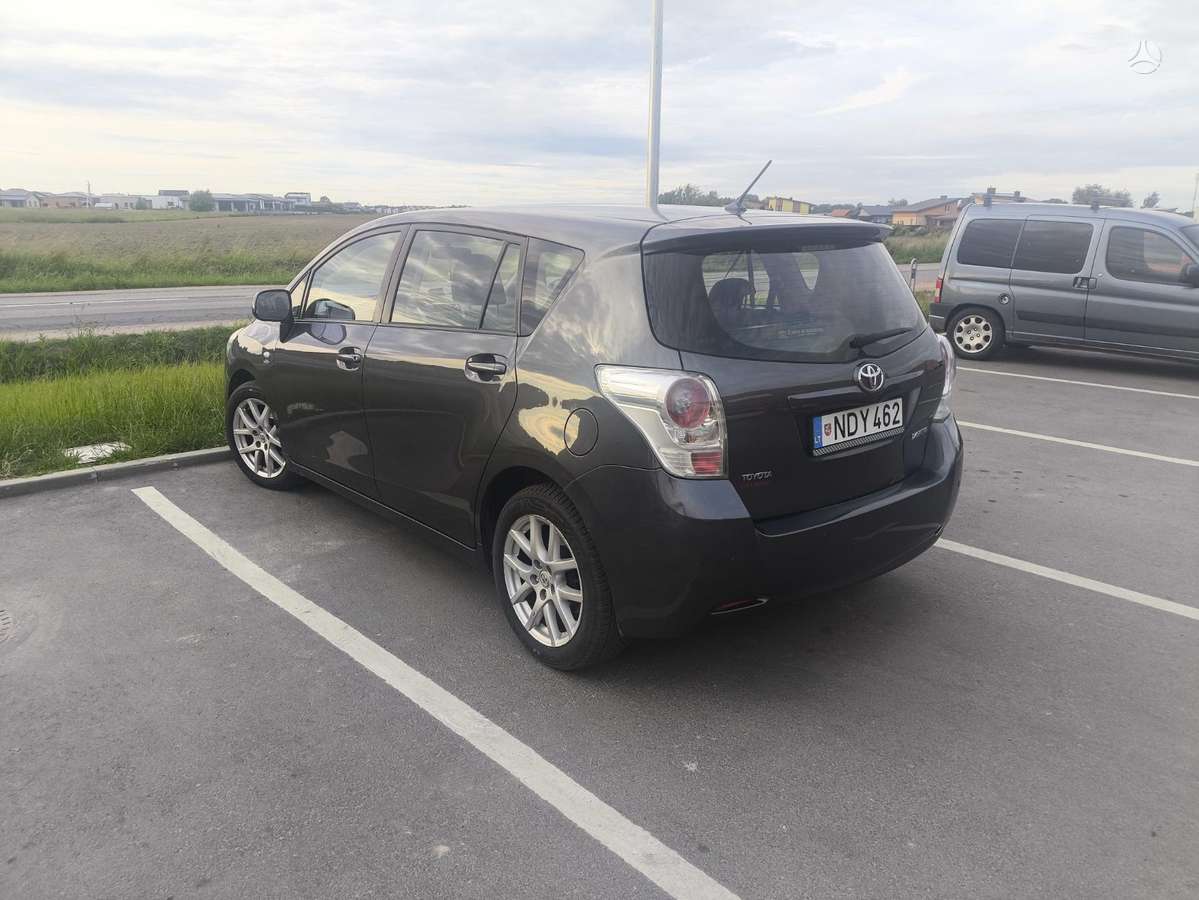 Toyota Verso - 5