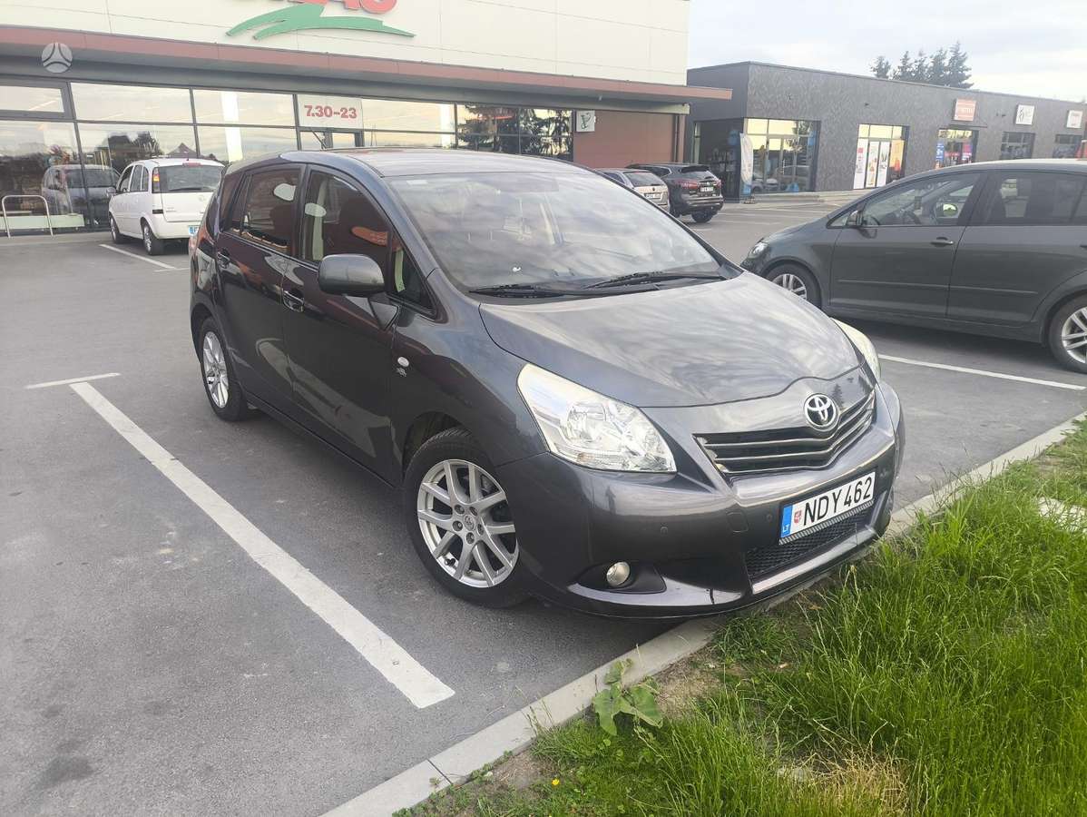 Toyota Verso - 1