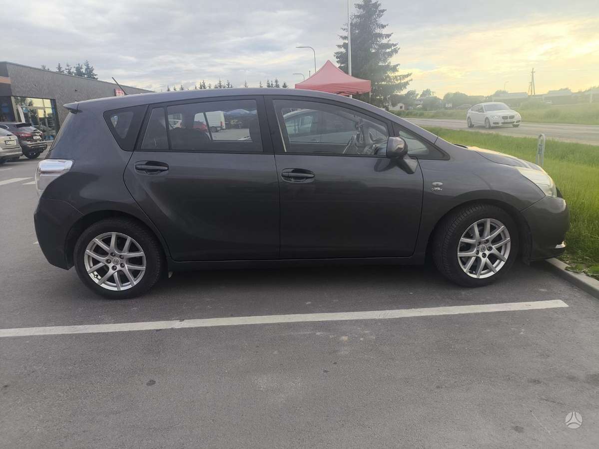 Toyota Verso - 2