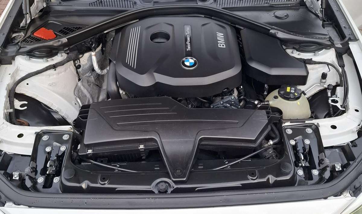 BMW 118, 1.5 l., Хэтчбек