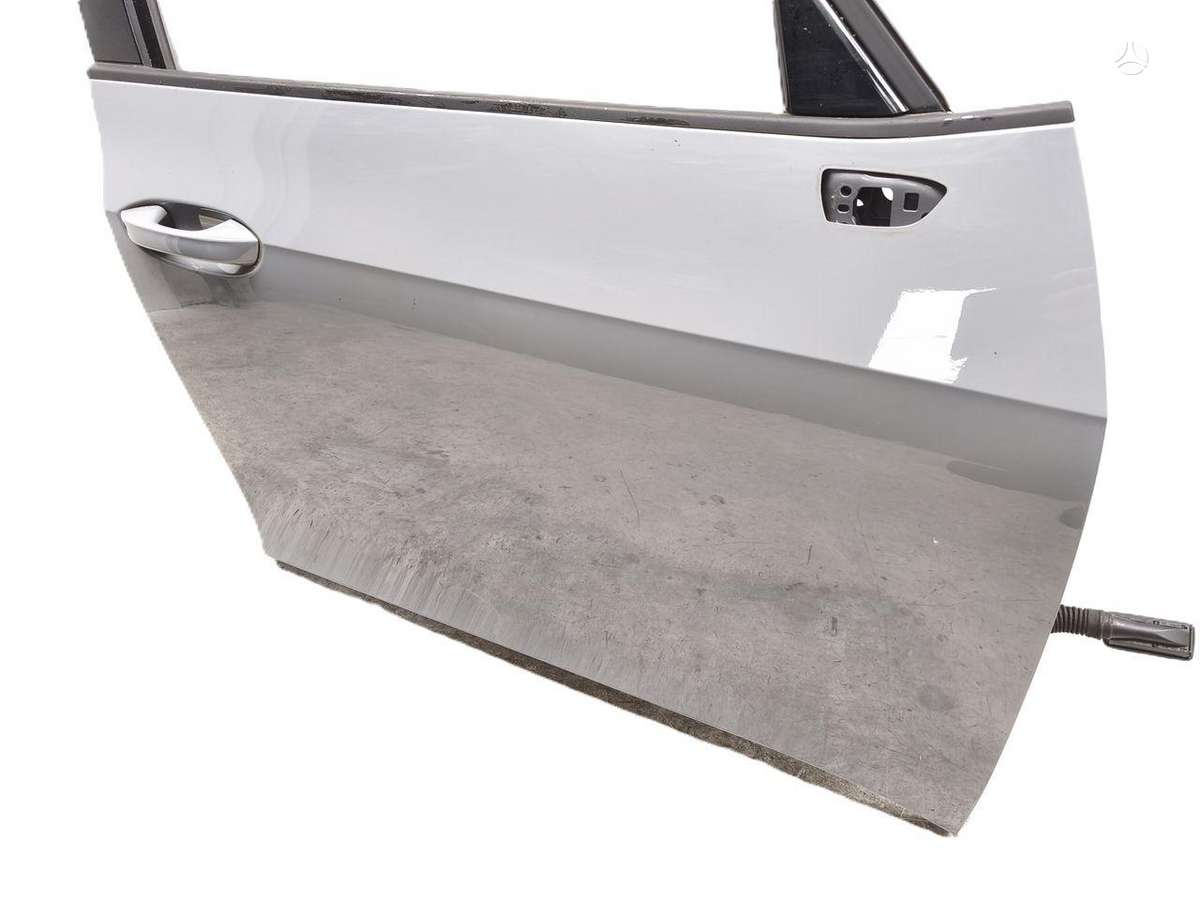 Cupra Born doors
