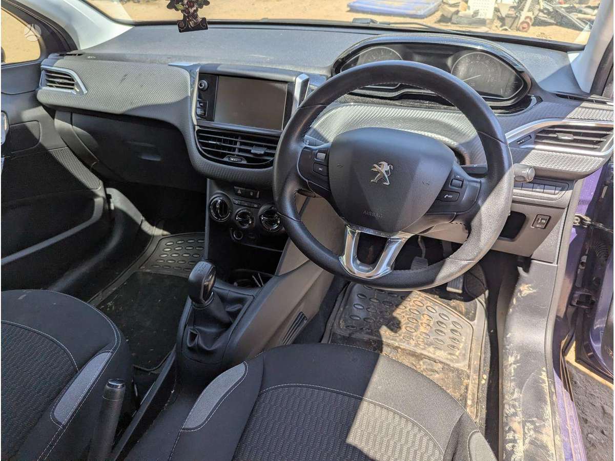 Peugeot 208 engine