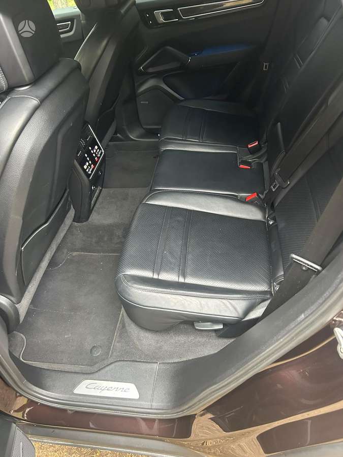 Porsche Cayenne - 7