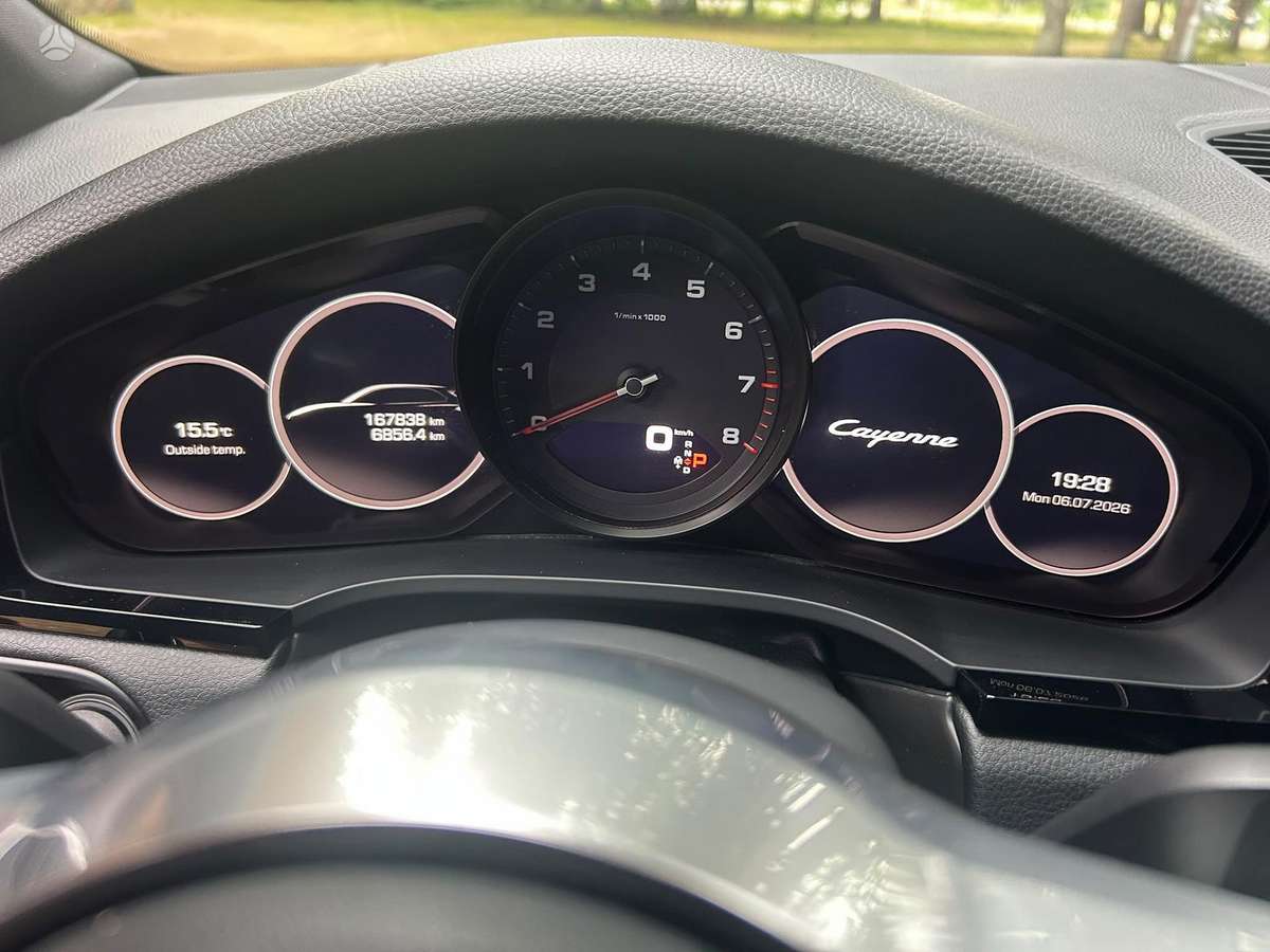 Porsche Cayenne - 12