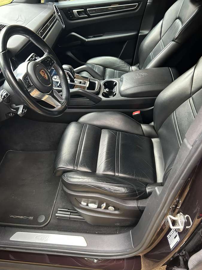 Porsche Cayenne - 5