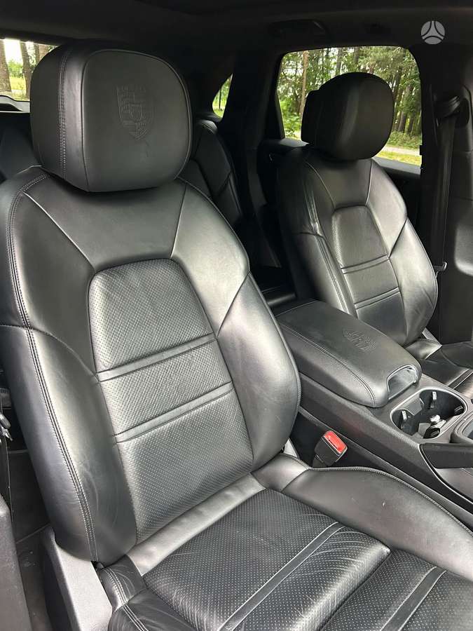 Porsche Cayenne - 11
