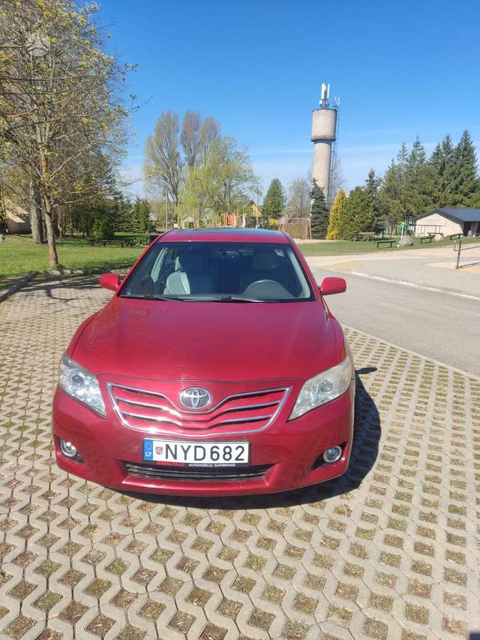 Toyota Camry - 1