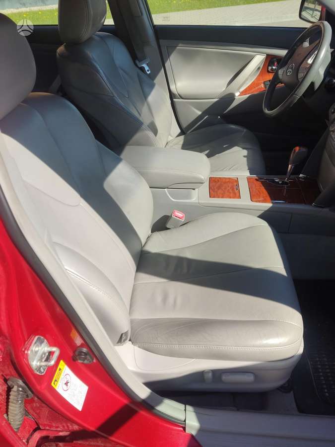 Toyota Camry - 8