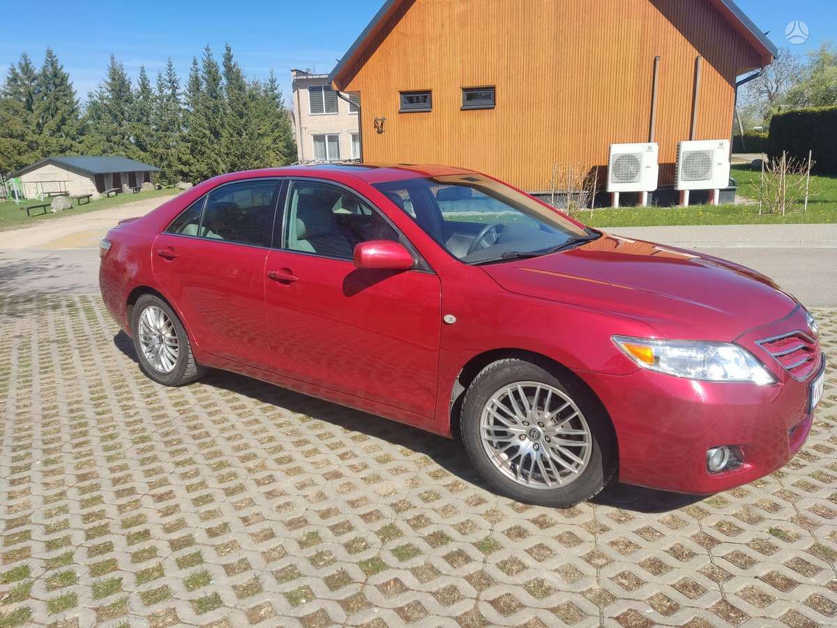 Toyota Camry - 3