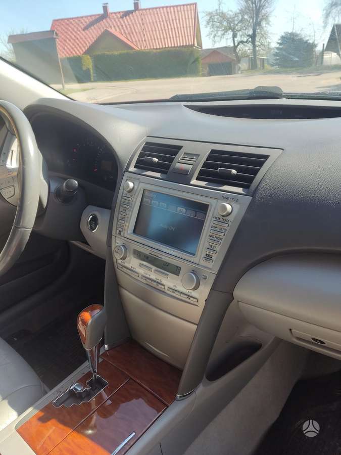 Toyota Camry - 10