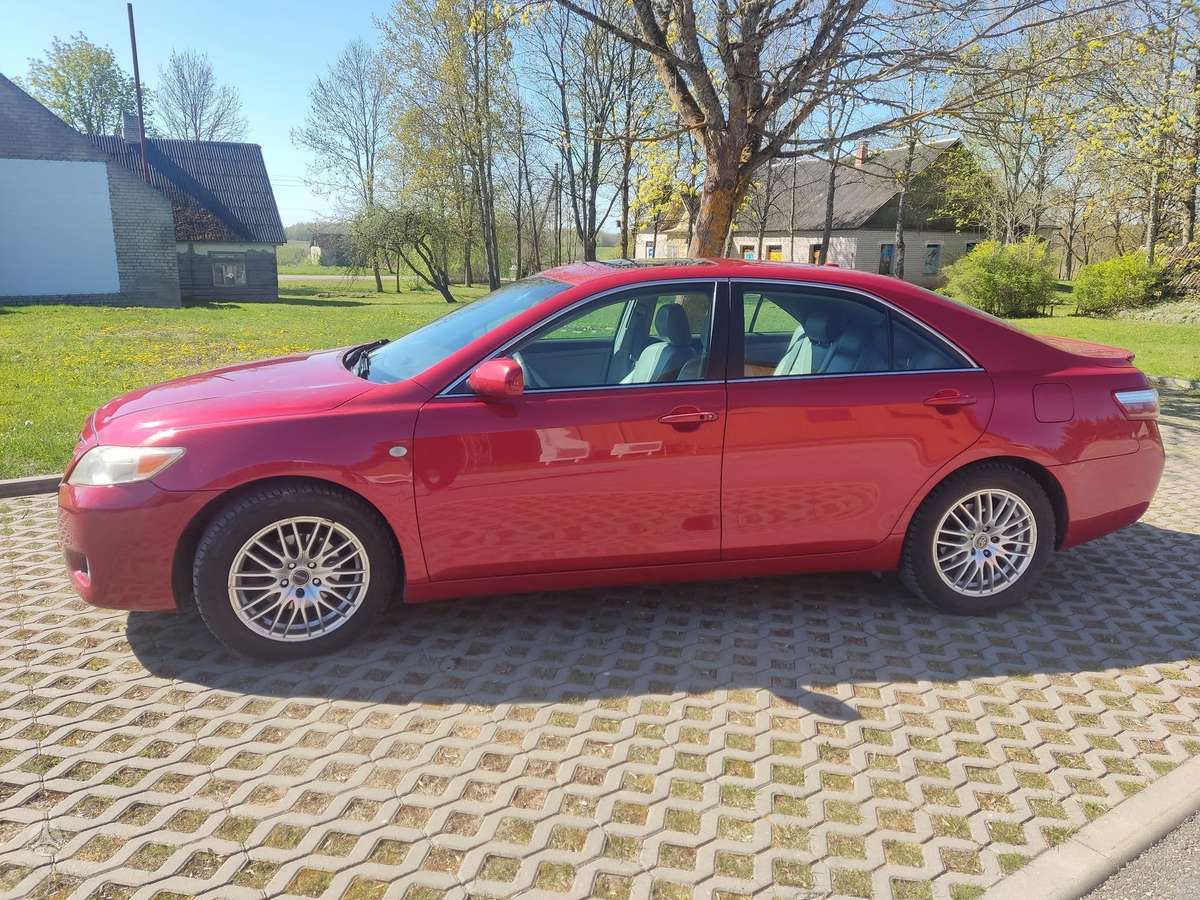 Toyota Camry - 2