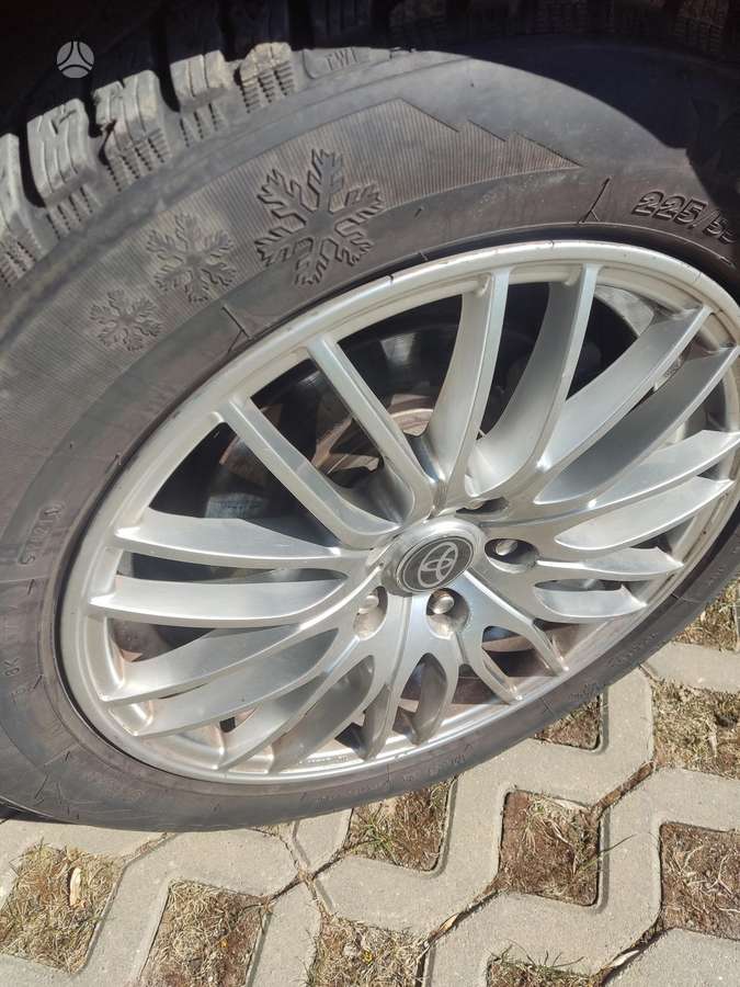 Toyota Camry - 12