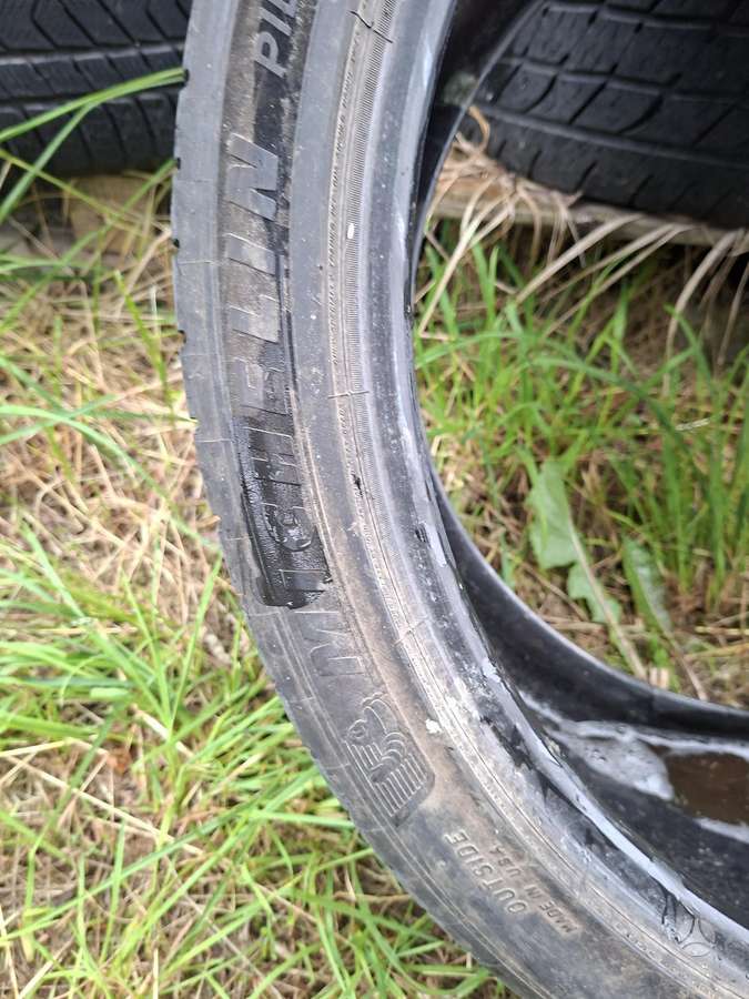 Michelin, vasarinės 265/35 R22