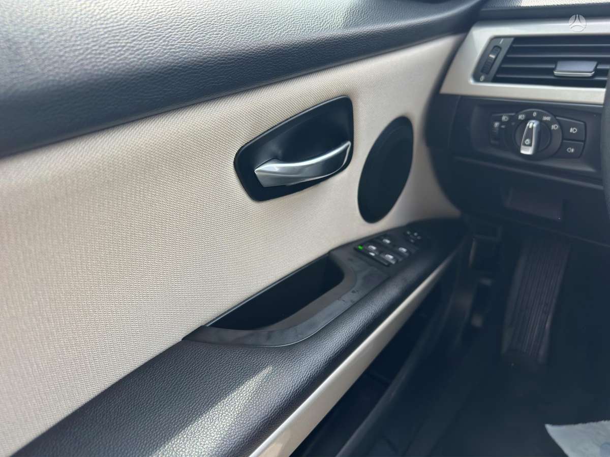 BMW 318, 2.0 l., universalas