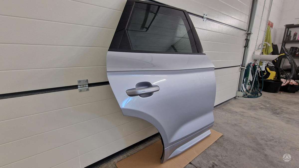 Audi Q5 durys