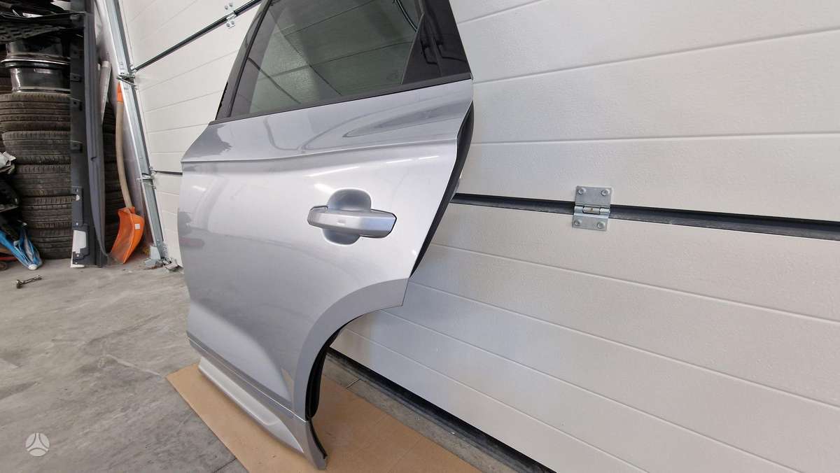 Audi Q5 doors