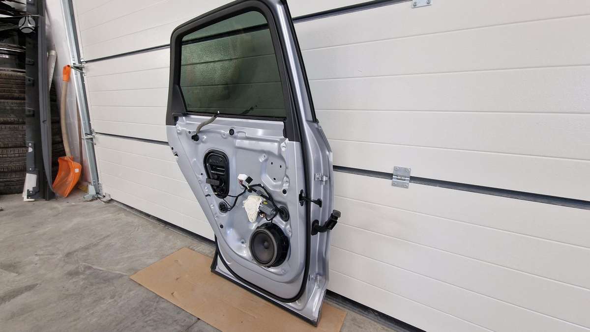 Audi Q5 doors