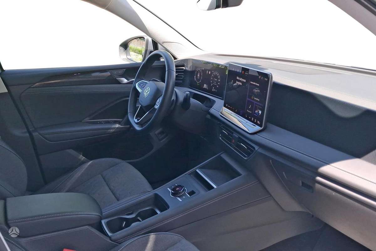 Volkswagen Tiguan - 8