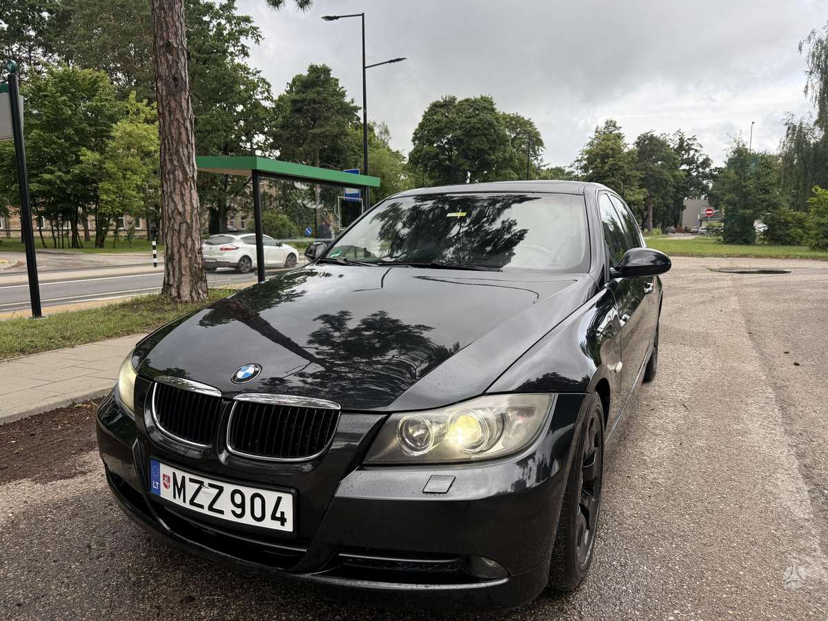 BMW 330, 3.0 l., Седан