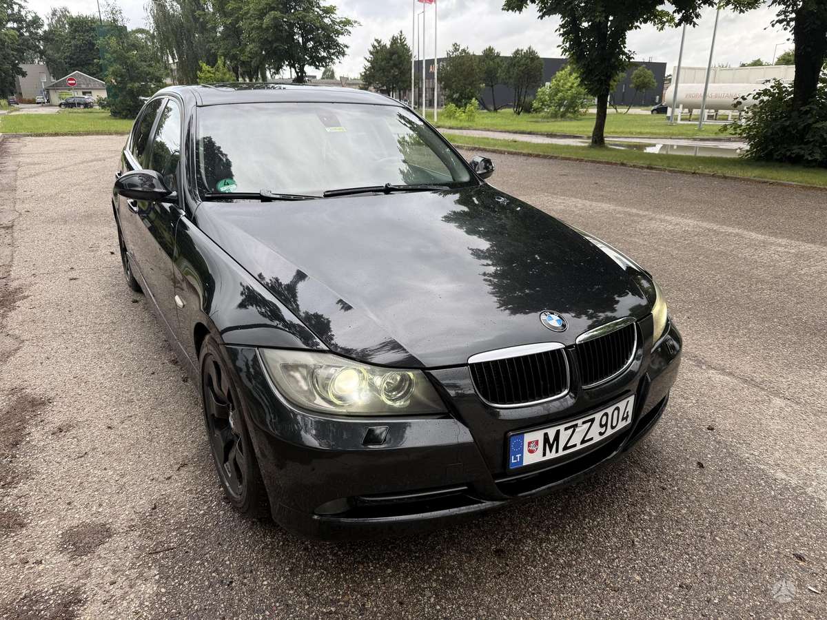 BMW 330, 3.0 l., Седан
