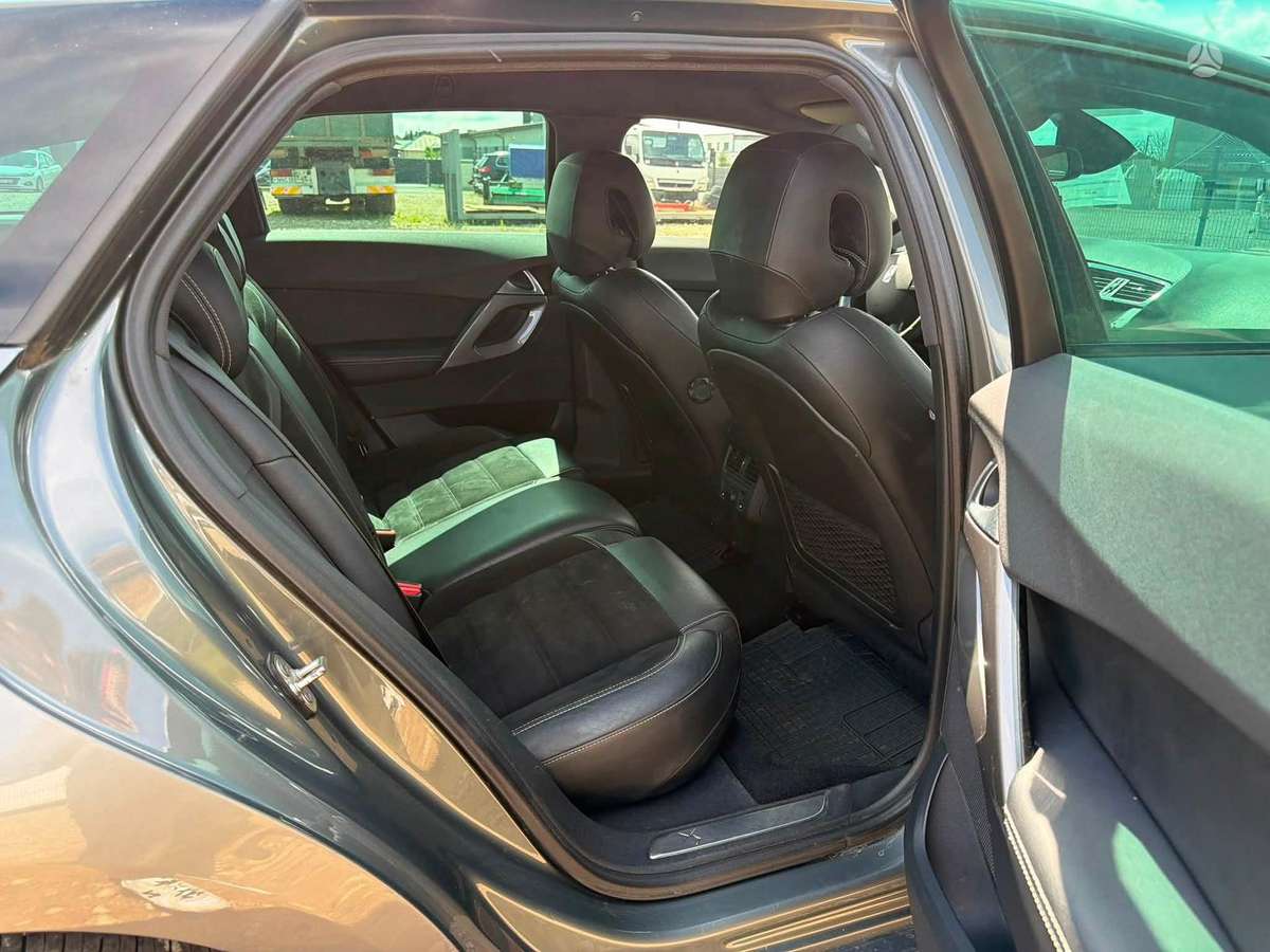 Citroen DS5, 2.0 l., hatchback