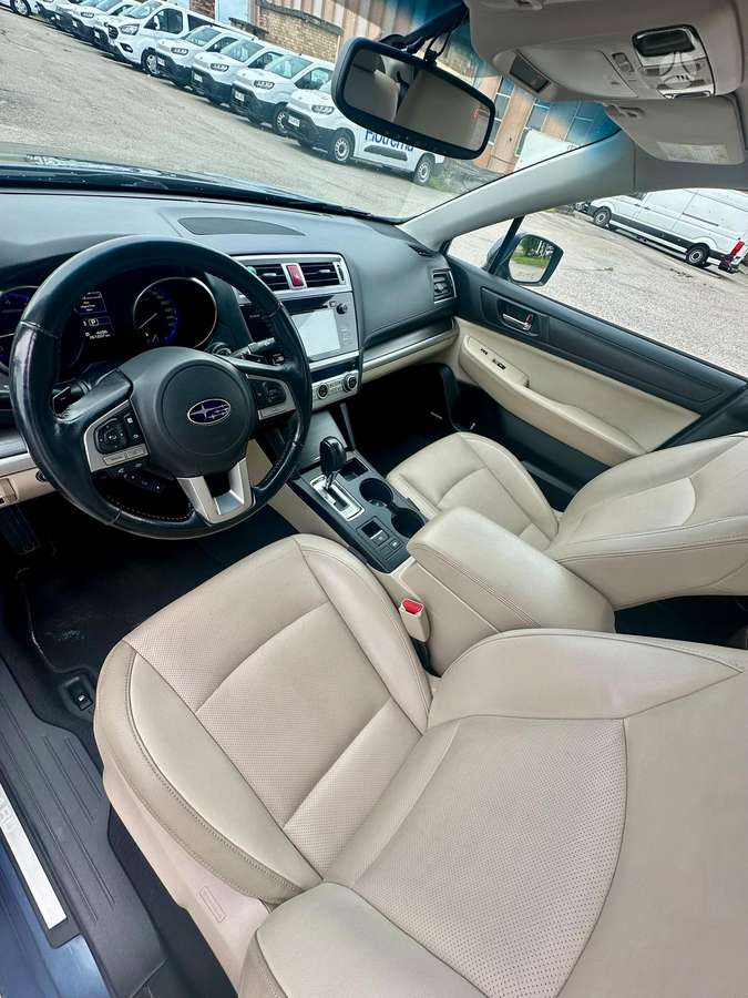 Subaru Legacy - 10