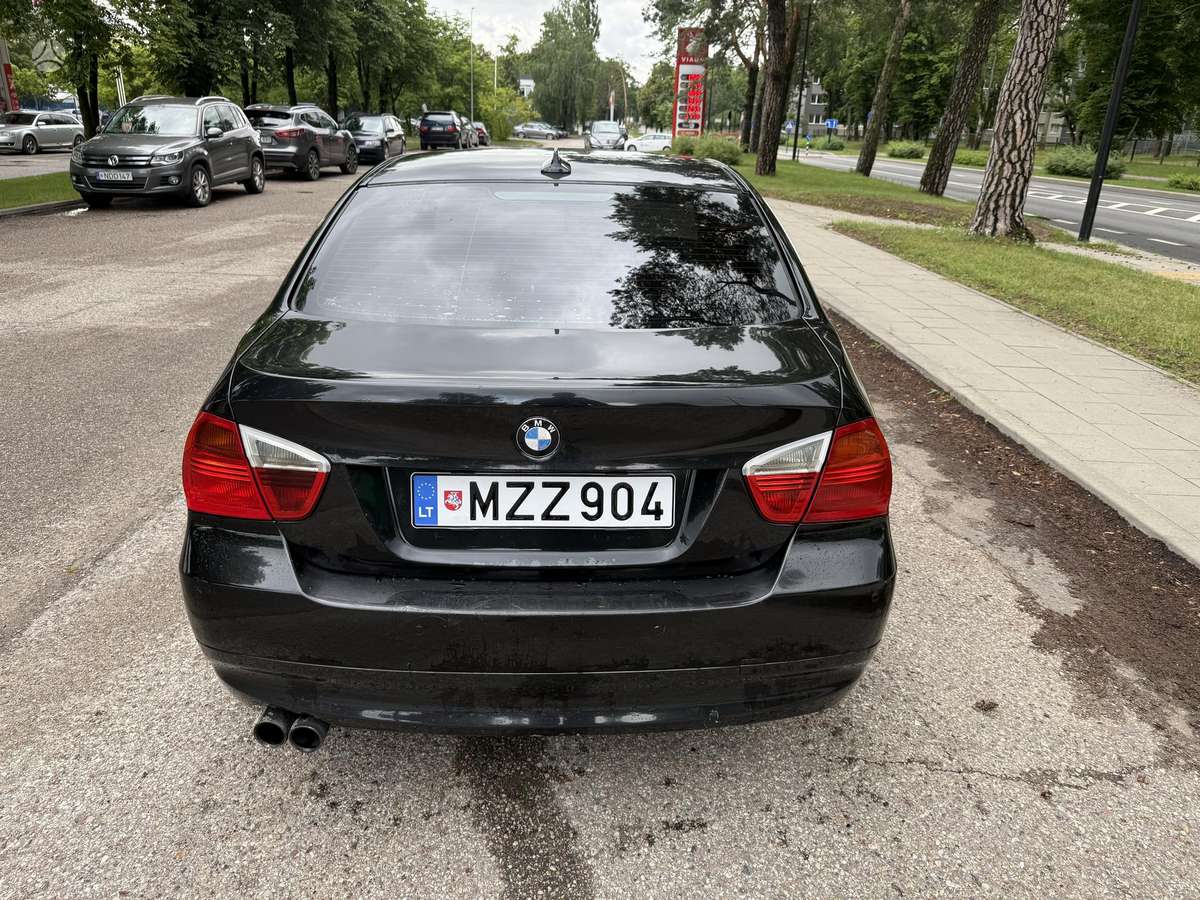 BMW 330, 3.0 l., Седан