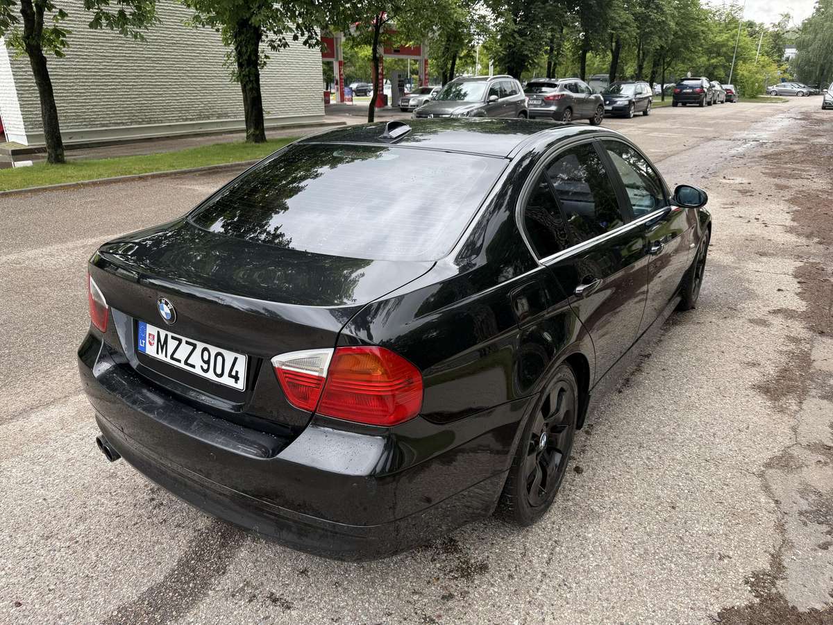 BMW 330, 3.0 l., Седан