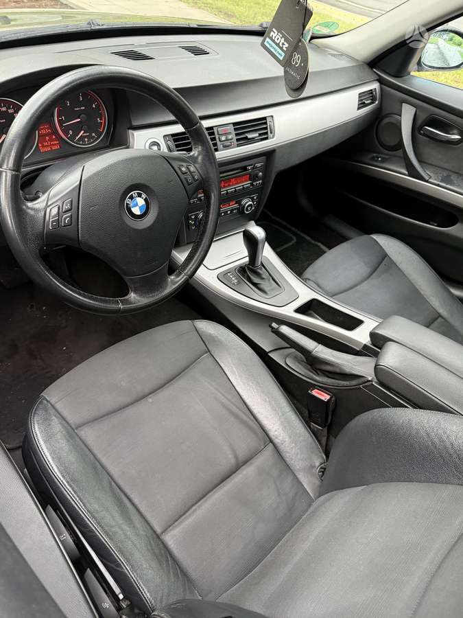 BMW 330, 3.0 l., Седан
