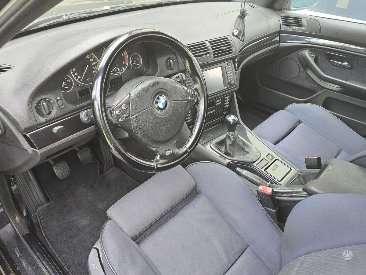 BMW 525, 2.5 l., Седан