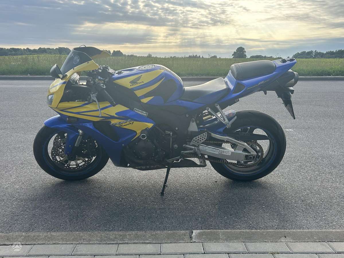 Honda CBR 1000cc, спортбайки / superbikes
