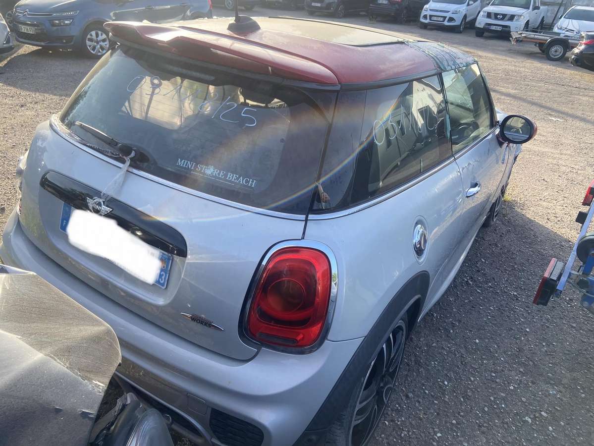 Mini Cooper S dalimis. John cooper works
