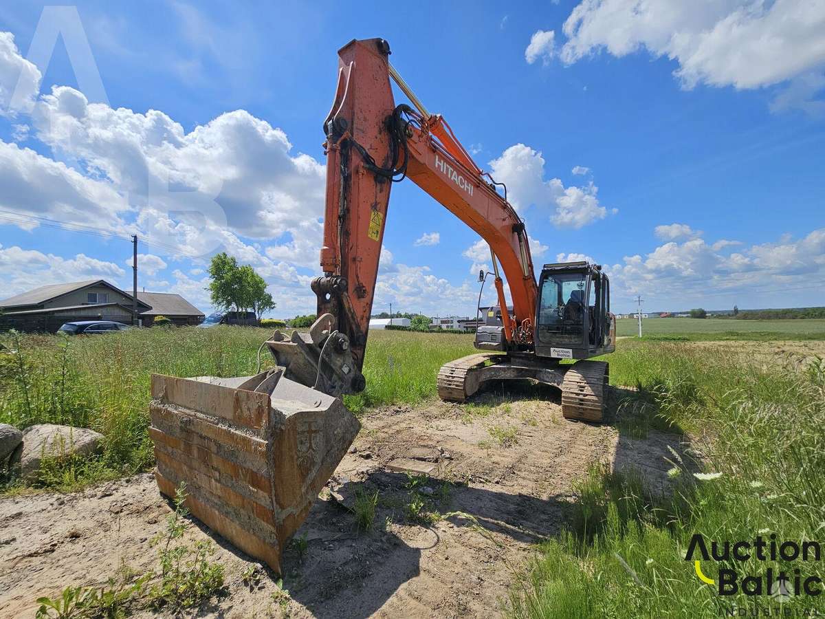 Hitachi ZX 210 LC-3, экскаваторы