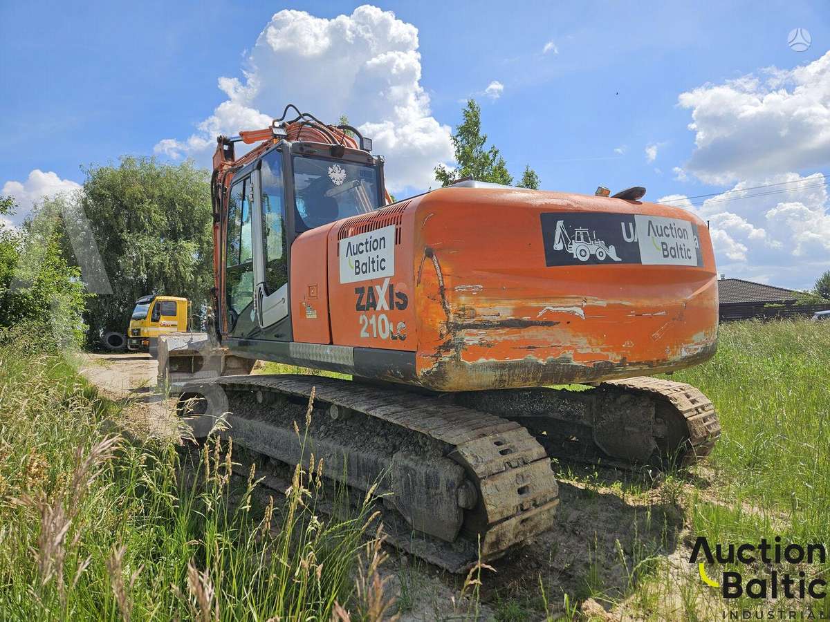 Hitachi ZX 210 LC-3, экскаваторы
