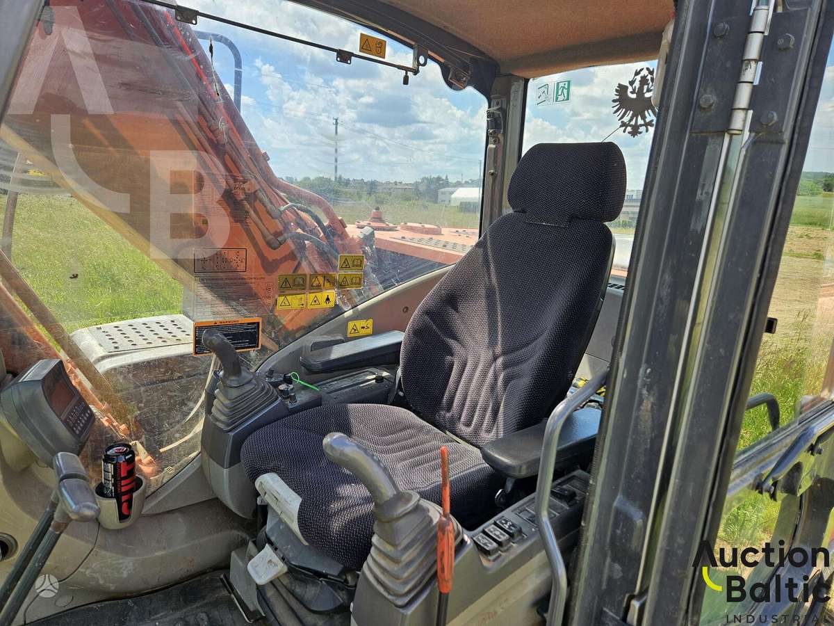 Hitachi ZX 210 LC-3, экскаваторы