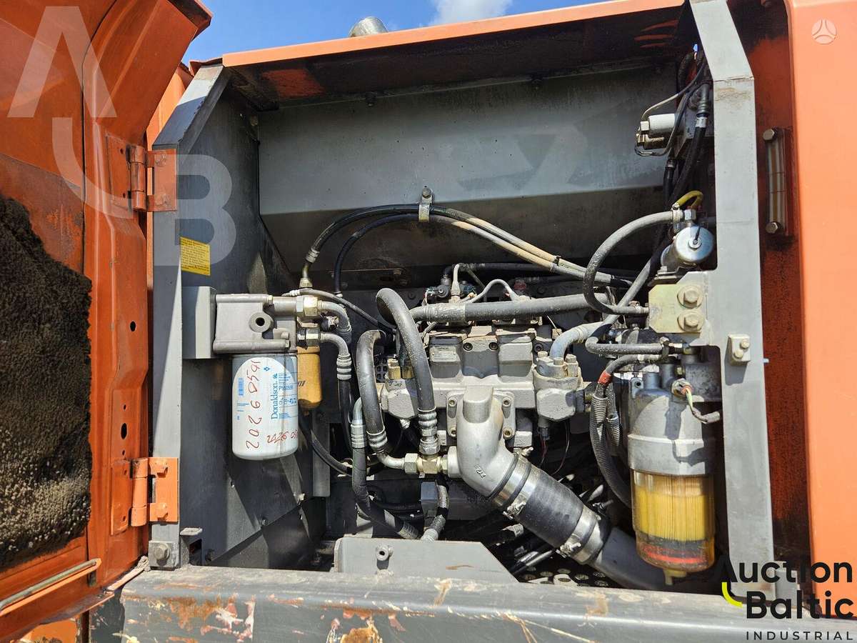 Hitachi ZX 210 LC-3, экскаваторы