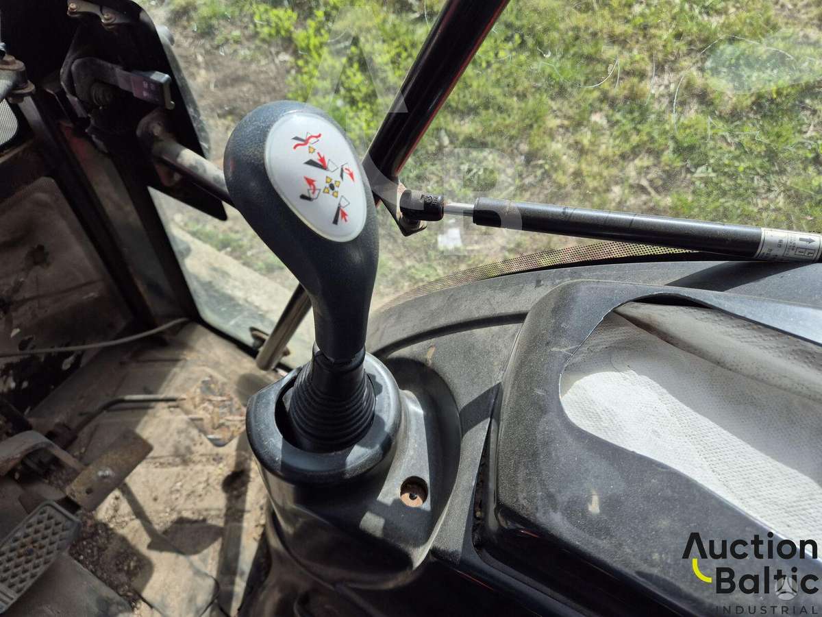 Branson 5820 CX, tractors
