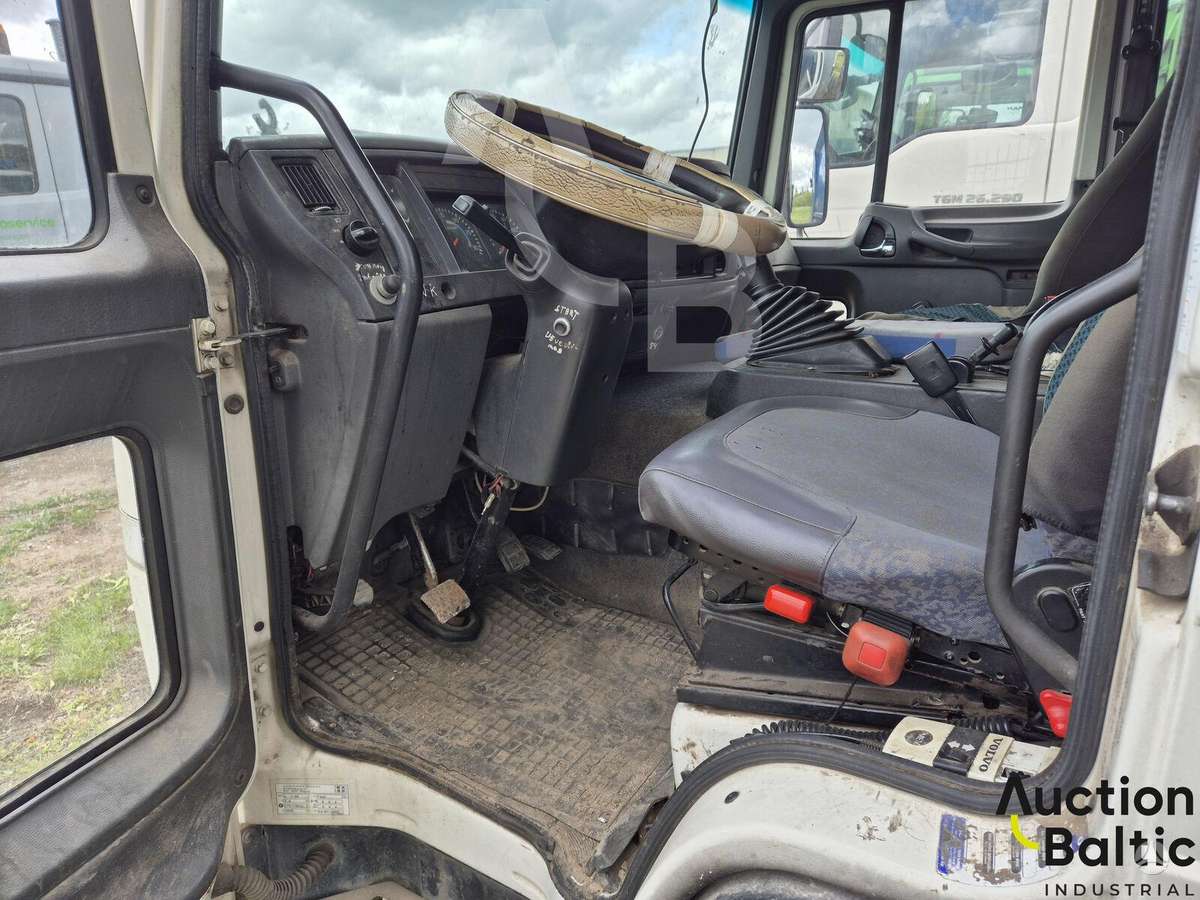 Volvo FL6, bortu
