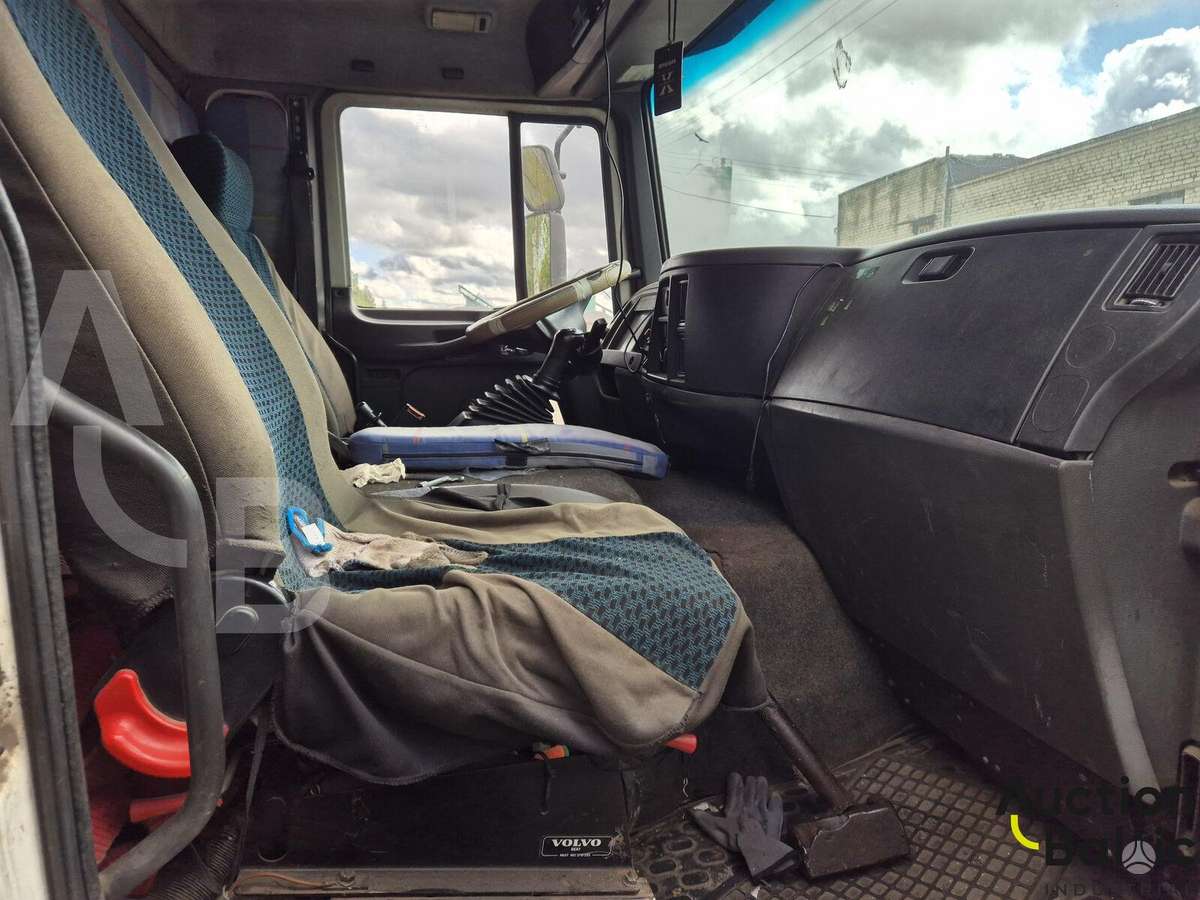 Volvo FL6, bortu